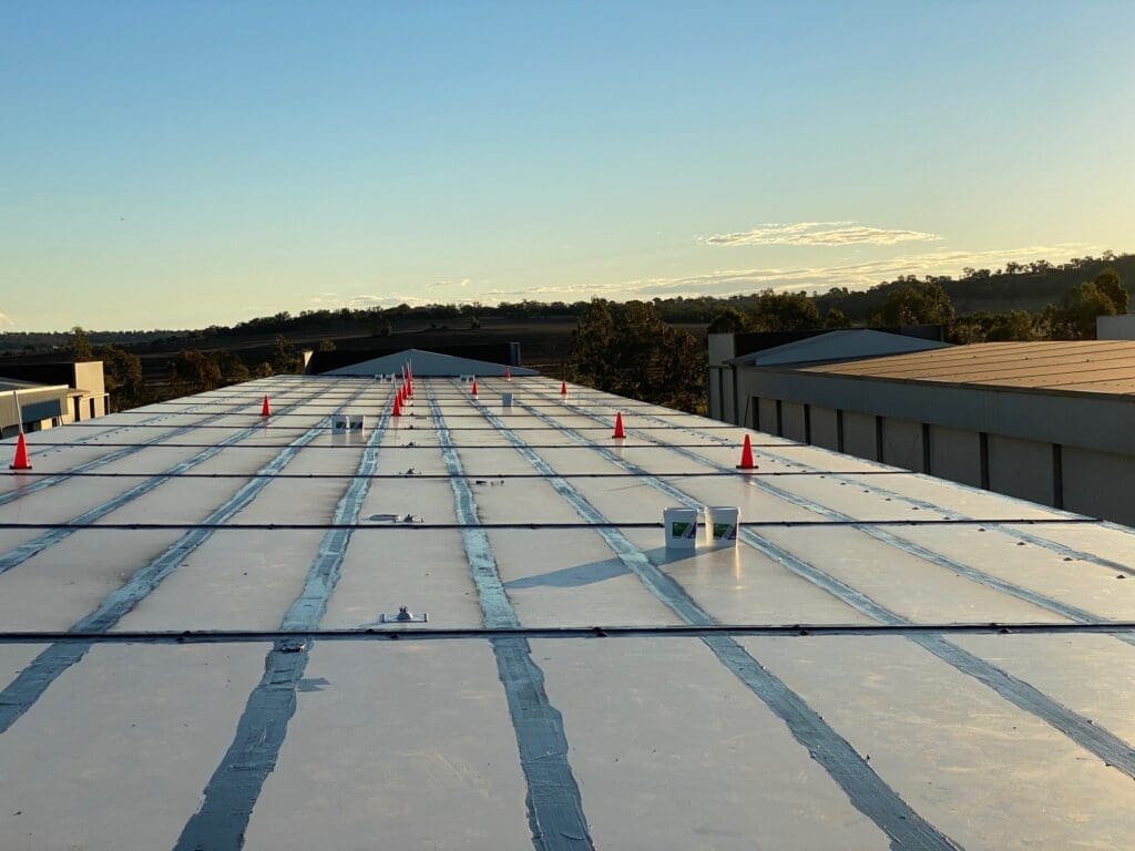 COMMERCIAL & AGRICULTURAL Agricultural Composite Panel Roof 2