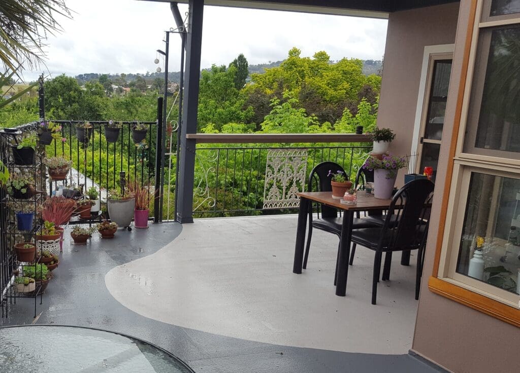 DECKS & BALCONIES VersEseal Top Grip balcony deck